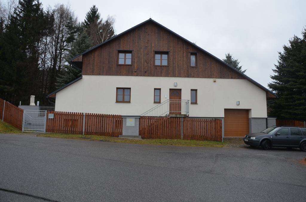 Haus Tolstejn Apartman Jiřetín pod Jedlovou Kültér fotó