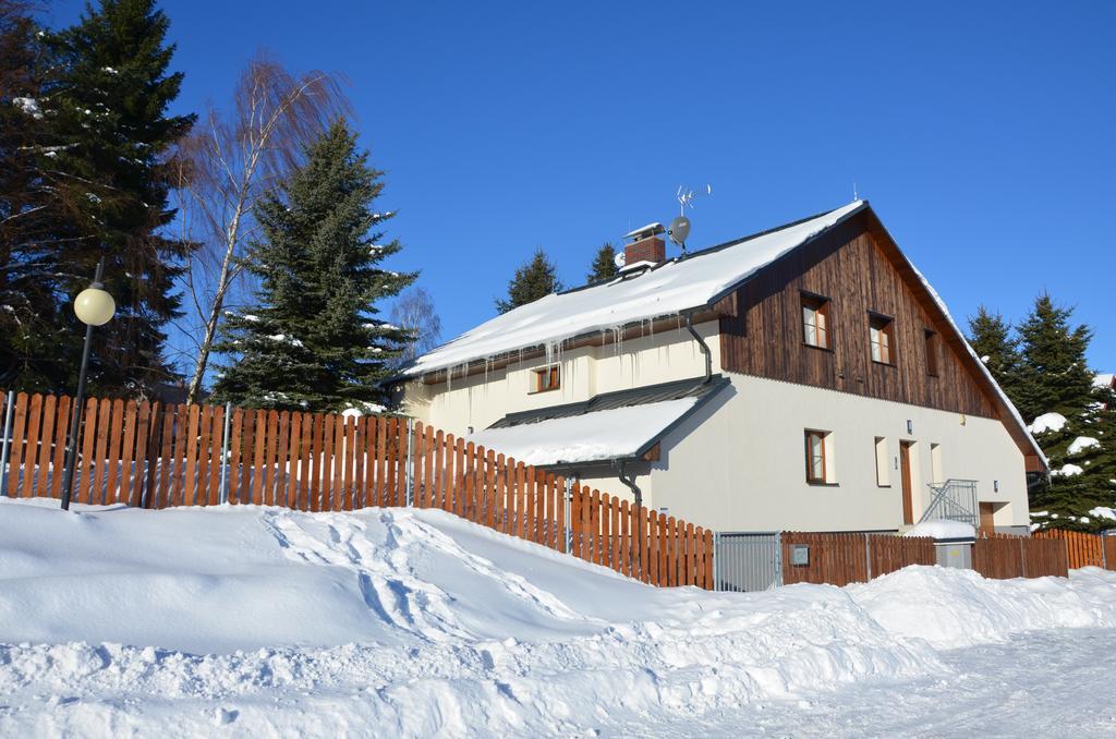 Haus Tolstejn Apartman Jiřetín pod Jedlovou Kültér fotó