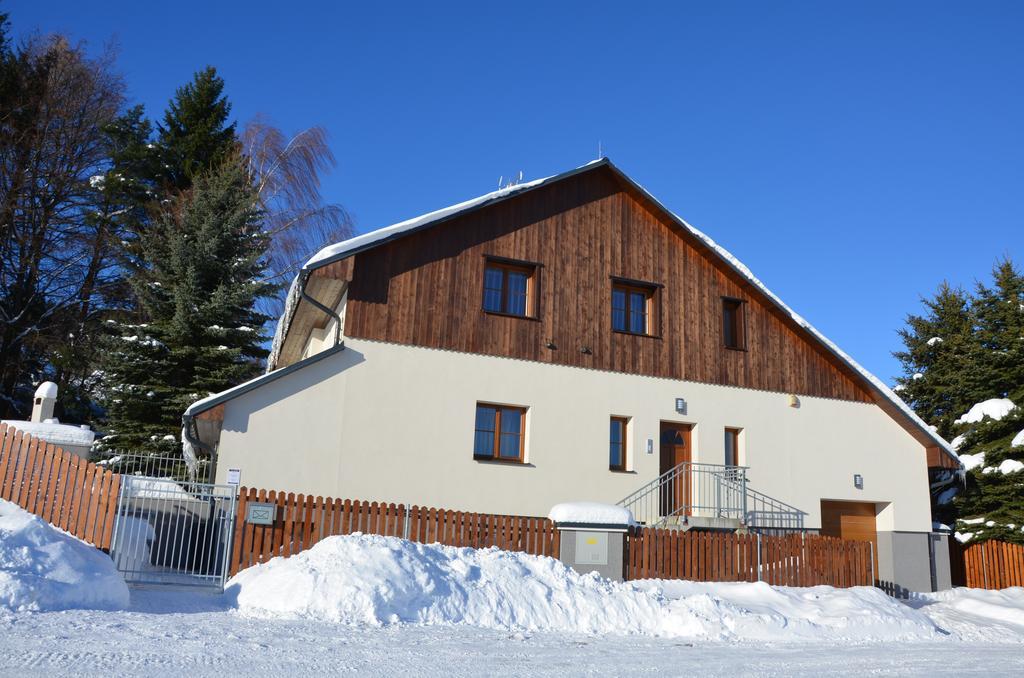 Haus Tolstejn Apartman Jiřetín pod Jedlovou Kültér fotó