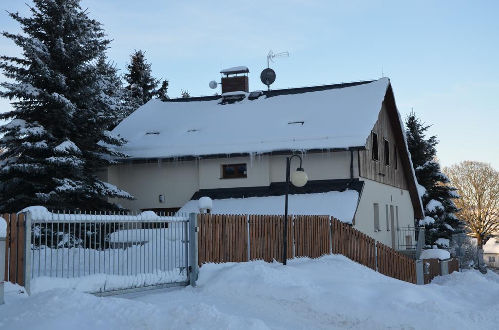 Haus Tolstejn Apartman Jiřetín pod Jedlovou Kültér fotó