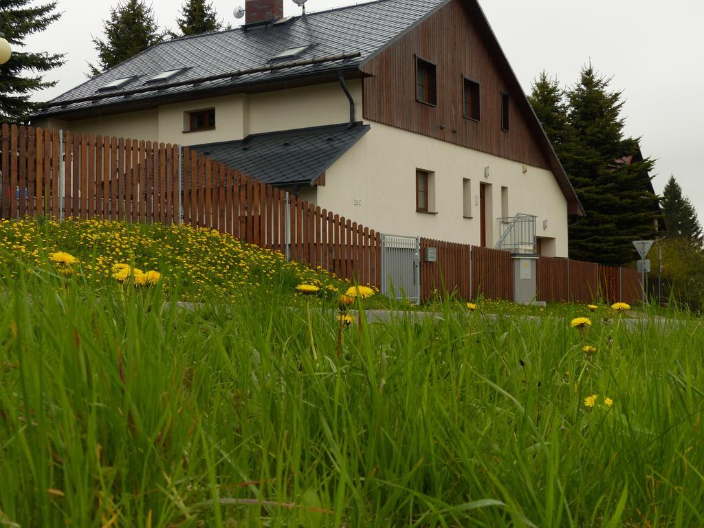 Haus Tolstejn Apartman Jiřetín pod Jedlovou Kültér fotó