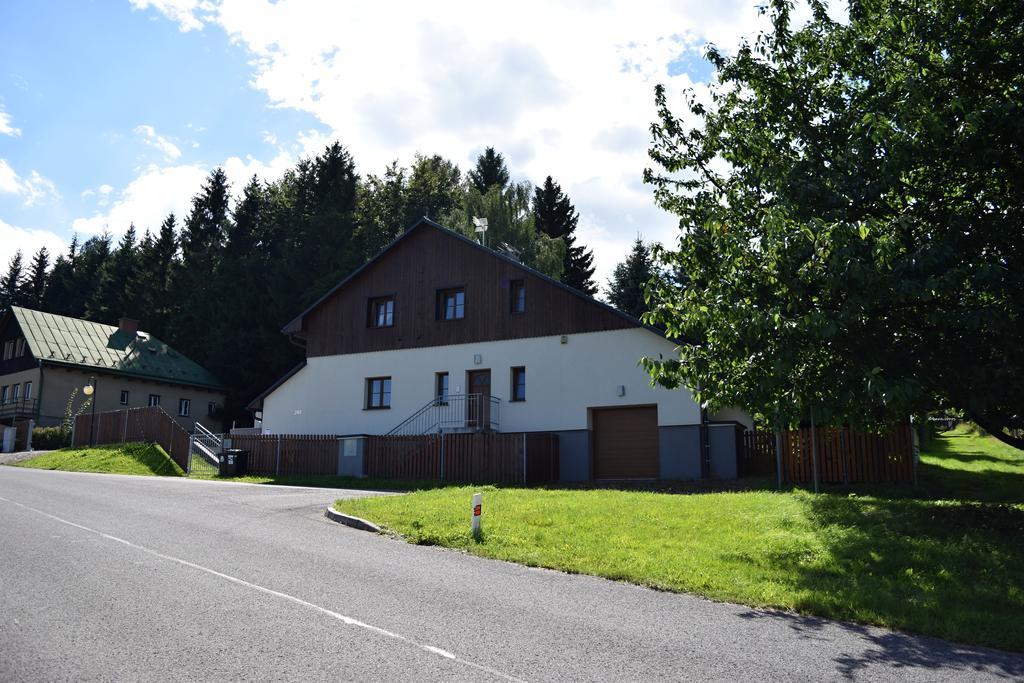 Haus Tolstejn Apartman Jiřetín pod Jedlovou Kültér fotó