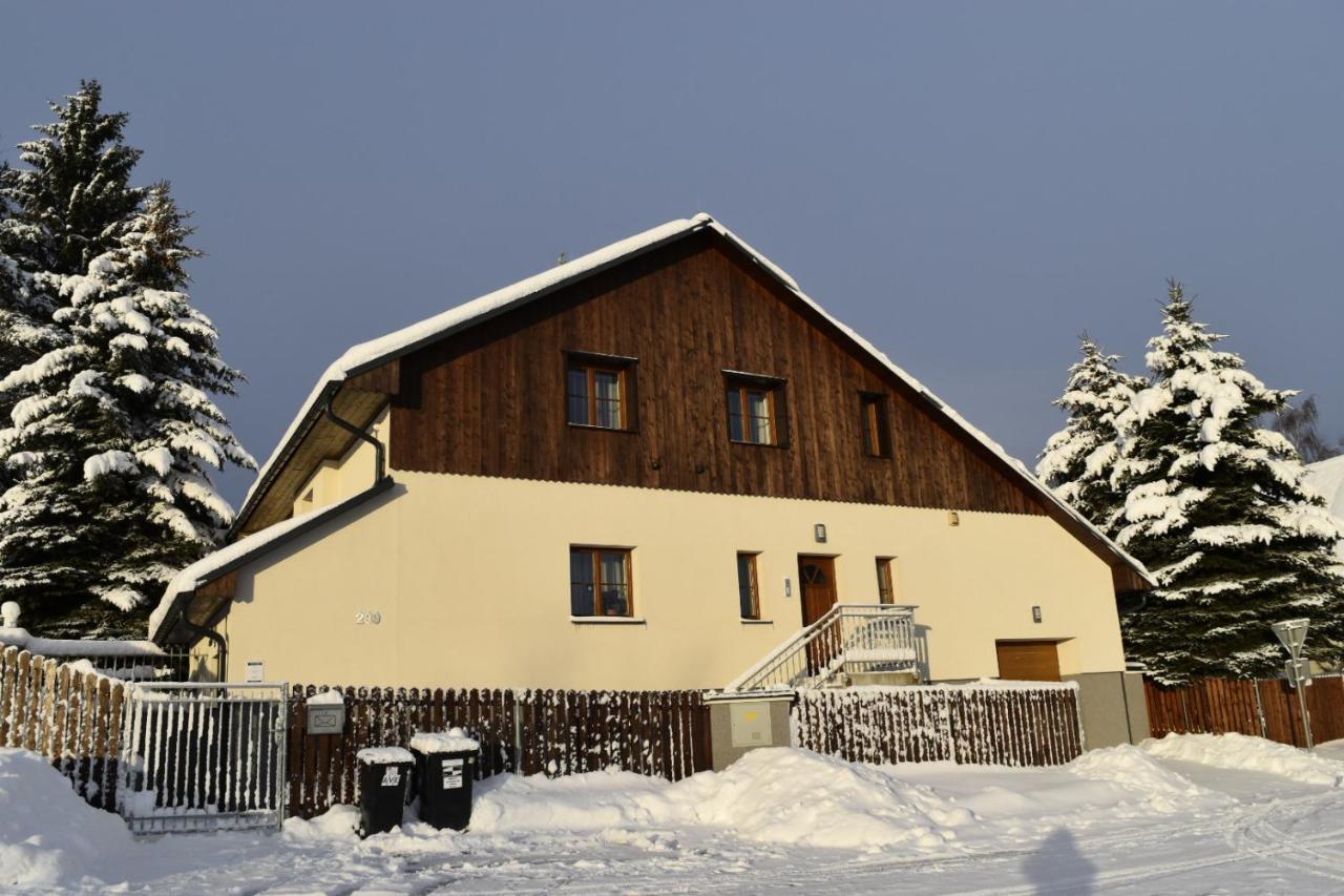 Haus Tolstejn Apartman Jiřetín pod Jedlovou Kültér fotó