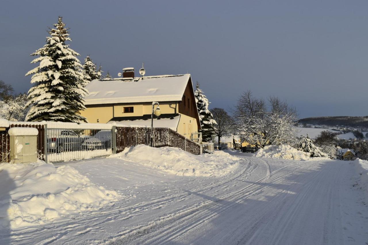 Haus Tolstejn Apartman Jiřetín pod Jedlovou Kültér fotó