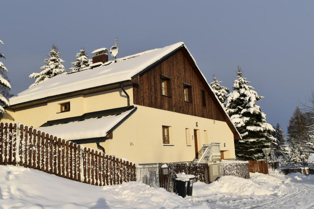 Haus Tolstejn Apartman Jiřetín pod Jedlovou Kültér fotó